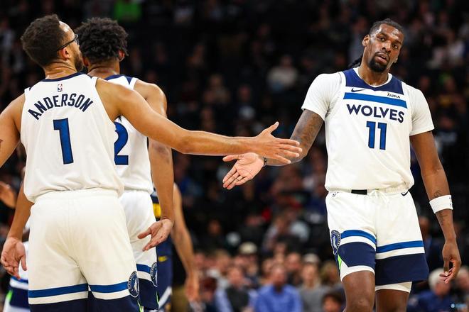 CBA季后赛：辽宁客场胜新疆 挺进半决赛