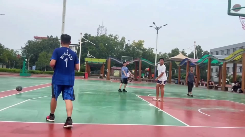 巴萨在防守